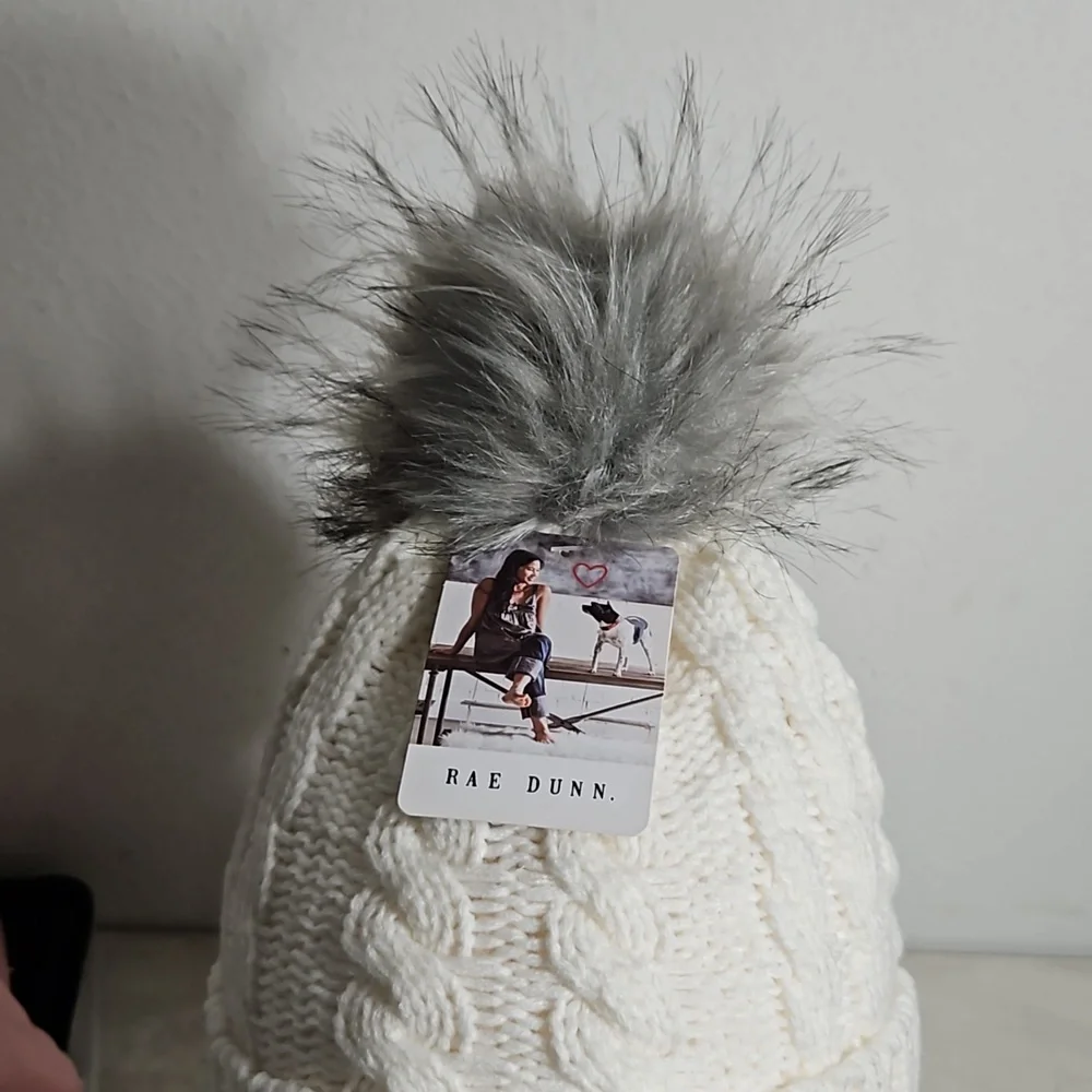 NWT Rae Dunn for David & Young cozy cream adult knit beanie with gray furry Pom